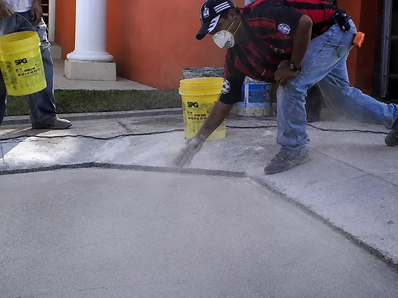 Paso 2 — Aplicación de desmoldante SPG®