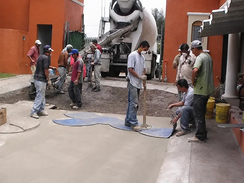 Paso 1 — Estampado del concreto fresco SPG®